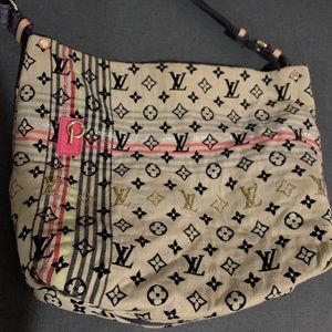 Shoulder bag